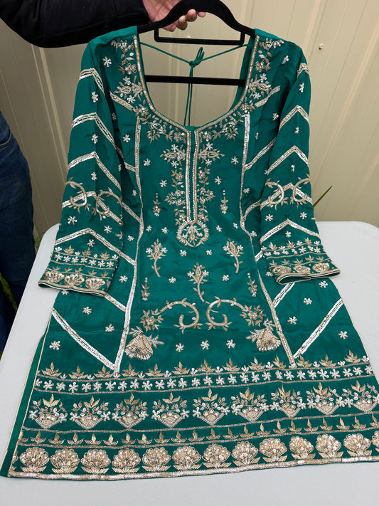 Zardozi/Dabka Handembroided Boutique suit ❤️