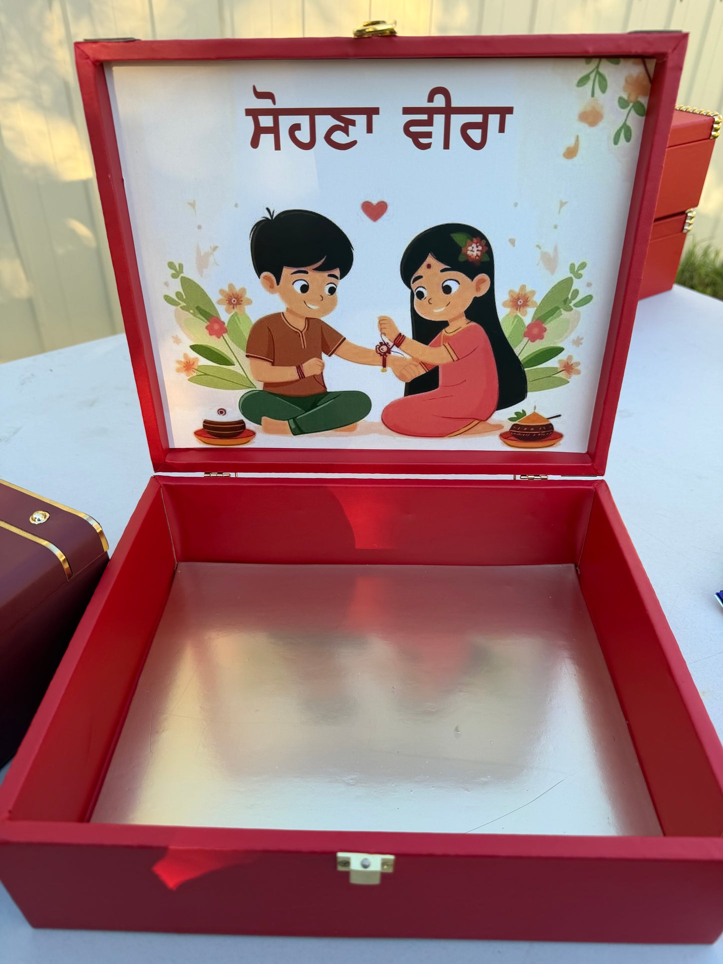 Sohna veera Red empty Hamper box