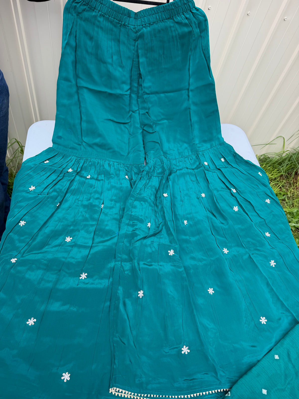Zardozi/Dabka Handembroided Boutique suit ❤️