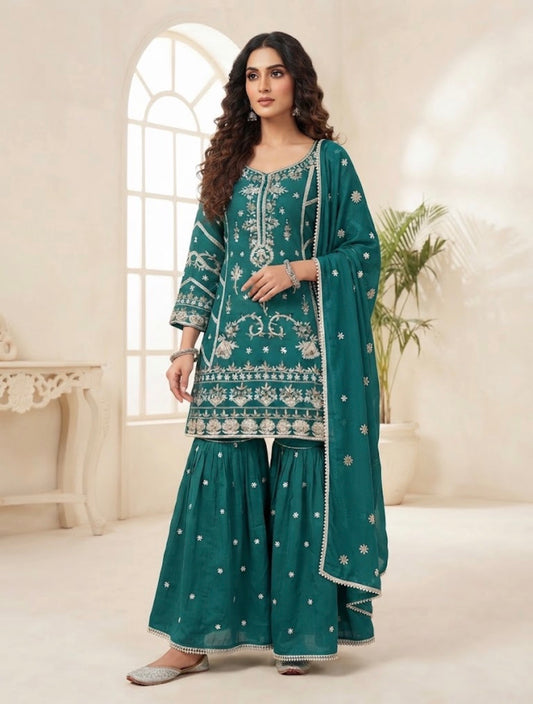 Zardozi/Dabka Handembroided Boutique suit ❤️
