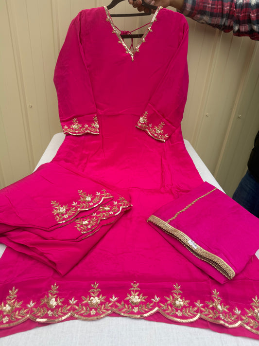 Stylish Hot pink Hand embroidered suit🌺