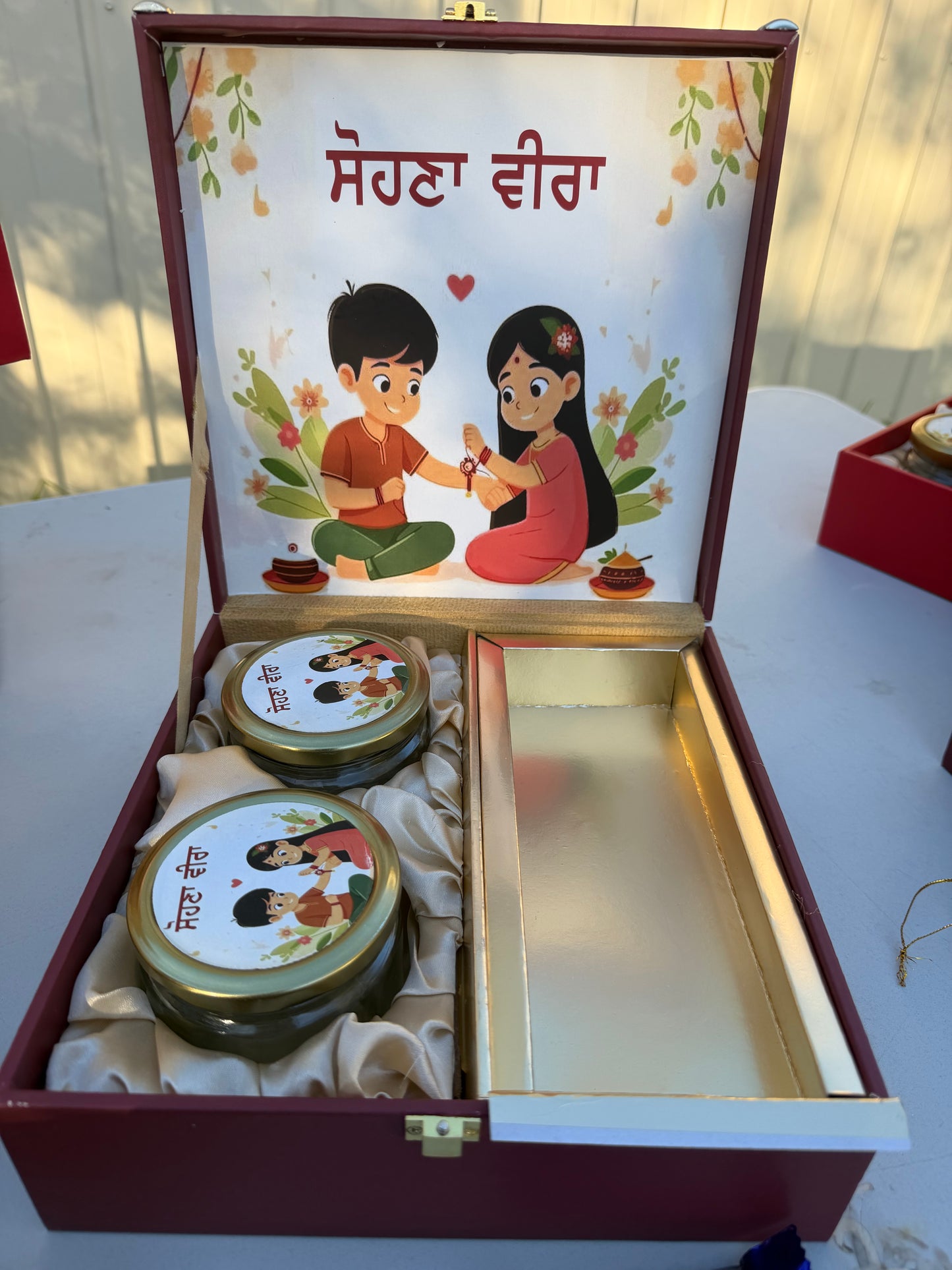Sohna Veera Hamper Box