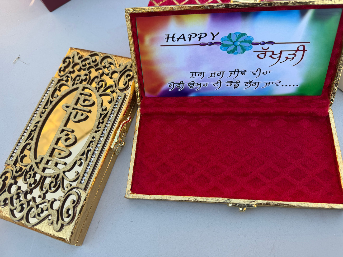Golden colour empty hamper box